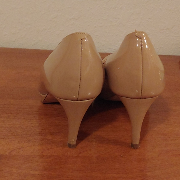 cole haan nike pumps